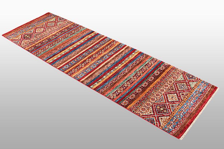 Runner, Khorjin, ca 271 x 84 cm.