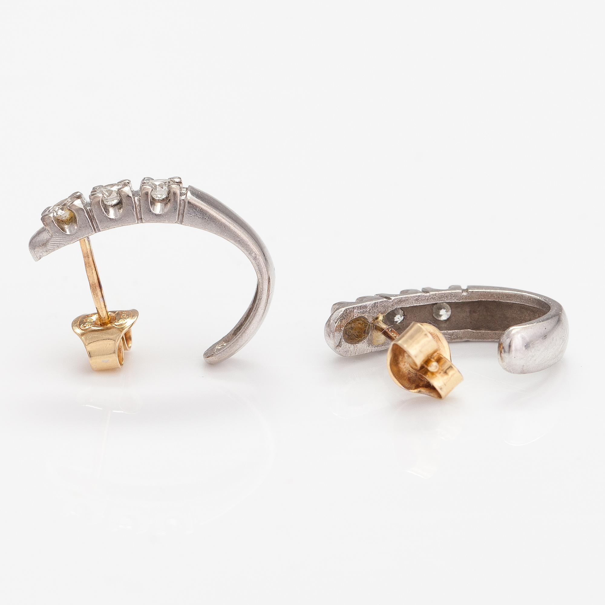 ÖRHÄNGEN, 14K vitguld, diamanter ca 0.42 ct tot. Silván.