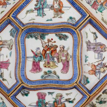 A famille rose nine piece cabaret, Qing dynasty, 19th century.