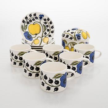 Birger Kaipiainen, a set of 7 service pieces, ”Paratiisi”, Arabia, late 20th century.