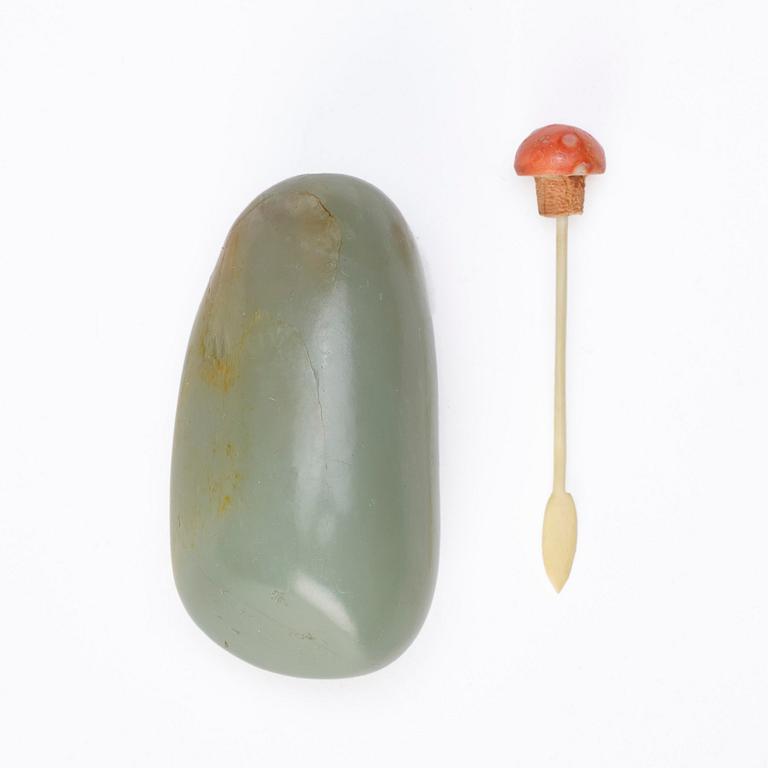 Snusflaskor, sex stycken, olika stensorter, bl.a. jade. Kina, 1900-tal.