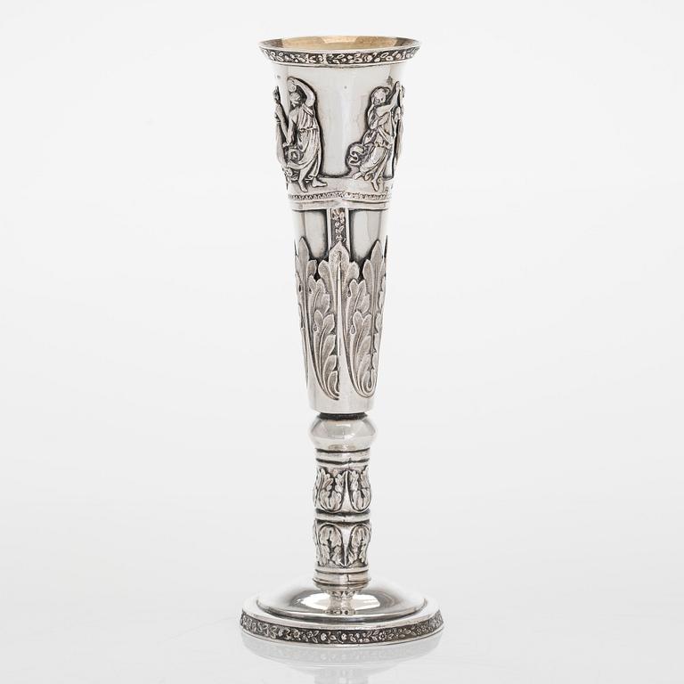 A silver cup, maker's mark of Peter Muller, St. Petersburg 1829. Empire.