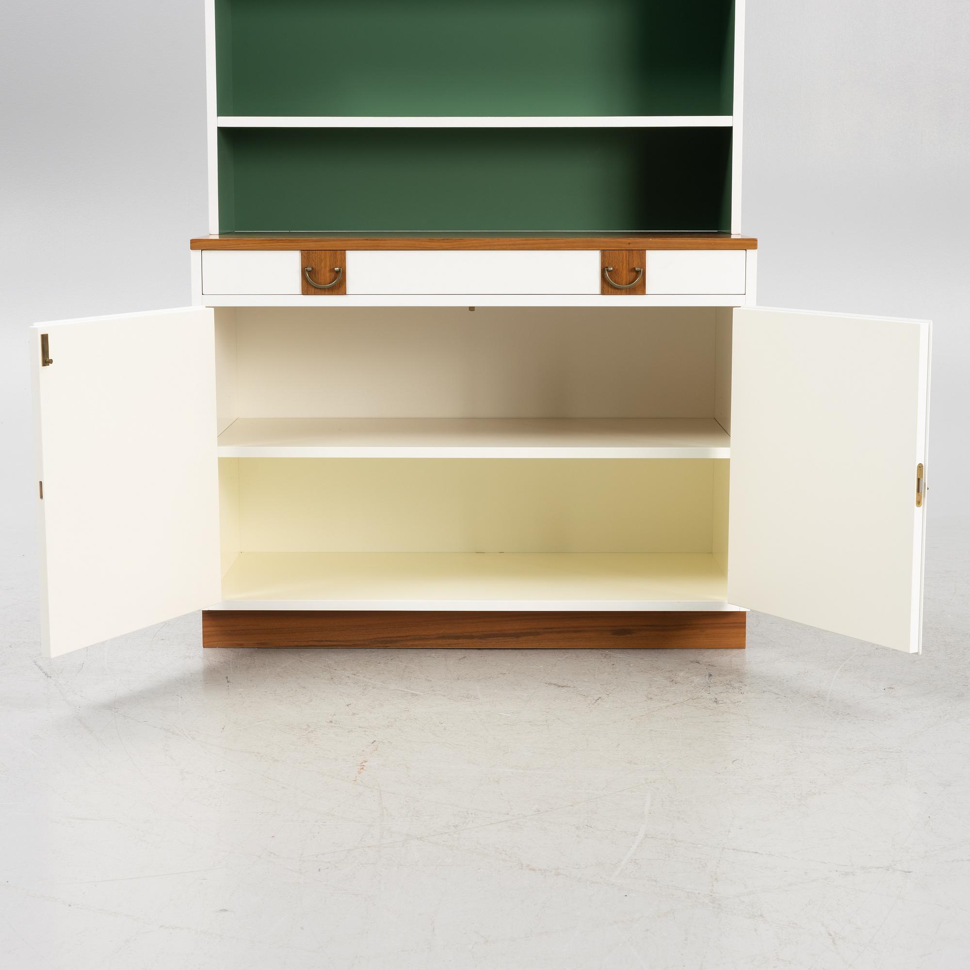 Josef Frank, bokhylla, Firma Svenskt Tenn, modell "B2255", efter 1985.