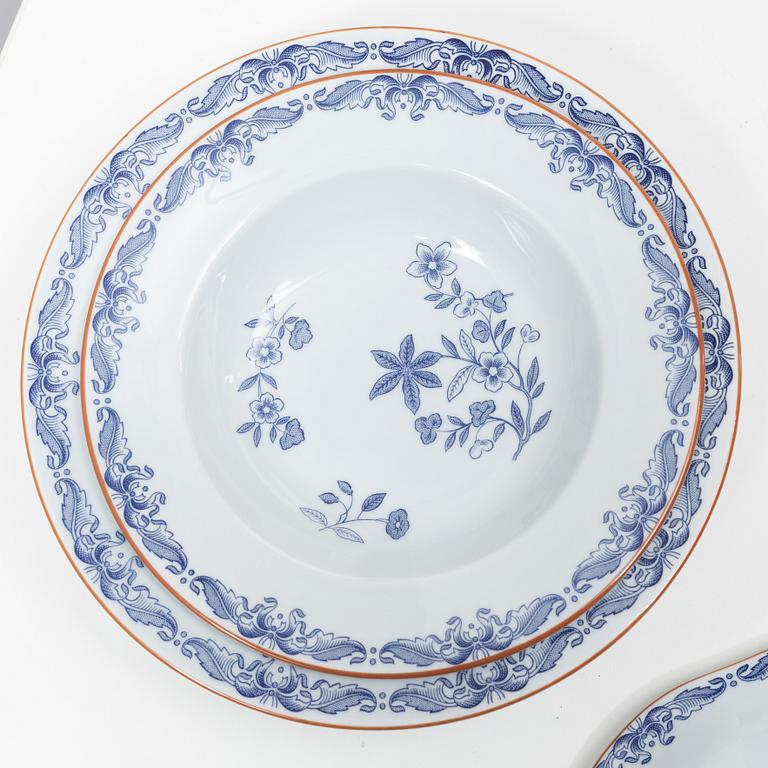 Rörstrand, a 124-piece 'Ostindia' service.