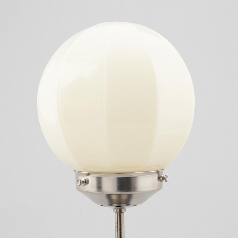 A 1930's table lamp.