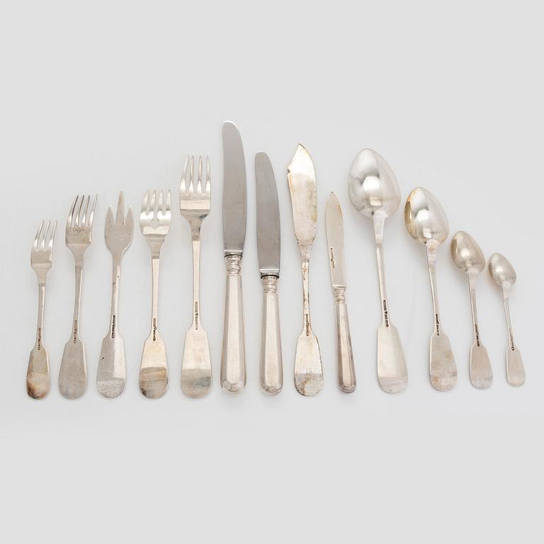 A canteen box of 253 pieces silver cutlery by Viktor Lindman, Helsinki 1916.