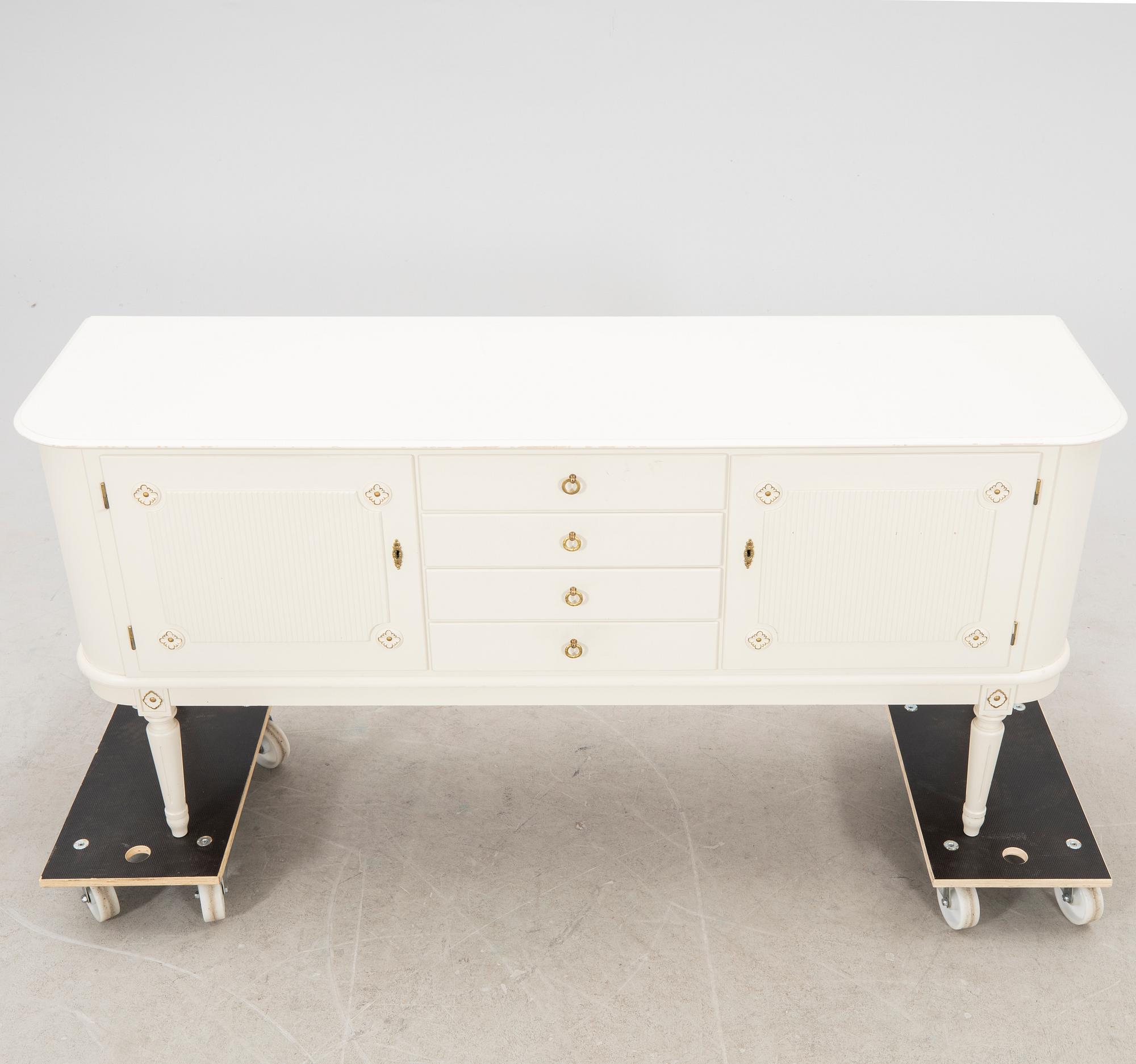 Sideboard, gustaviansk stil, 1900-talets senare del.