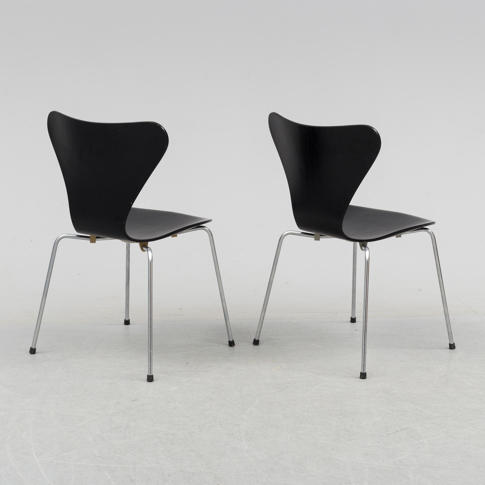 A pair of "Sjuan" chairs by Arne Jacobsen, 1968.
