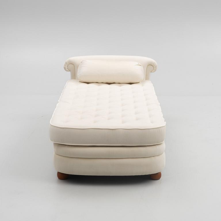 Josef Frank, sofa/ daybed, model 775, Svenskt Tenn.