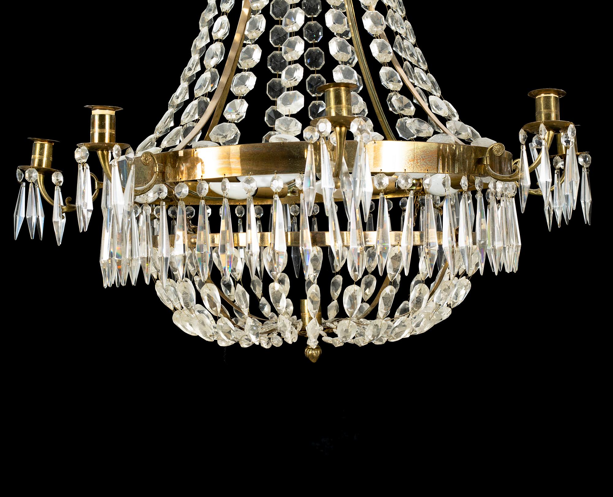 A chandelier from around the turn of the century 1900.