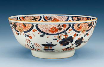 An imari punch bowl, Qing dynasty, Kangxi (1662-1722).