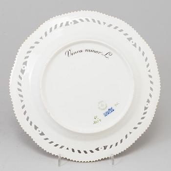 TALLRIKAR, 8 st, "Flora Danica", Royal Copenhagen, 1900-tal.