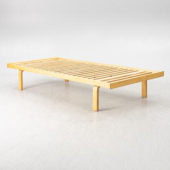 Alvar Aalto, Daybed/bed, model 710, Artek, second half of the 20th century.