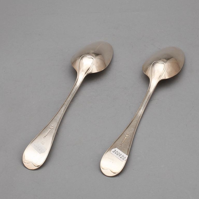 RAGUSKEDAR, ett par, silver, Abraham Gertzen, Landskrona 1807. Vikt ca 265g.