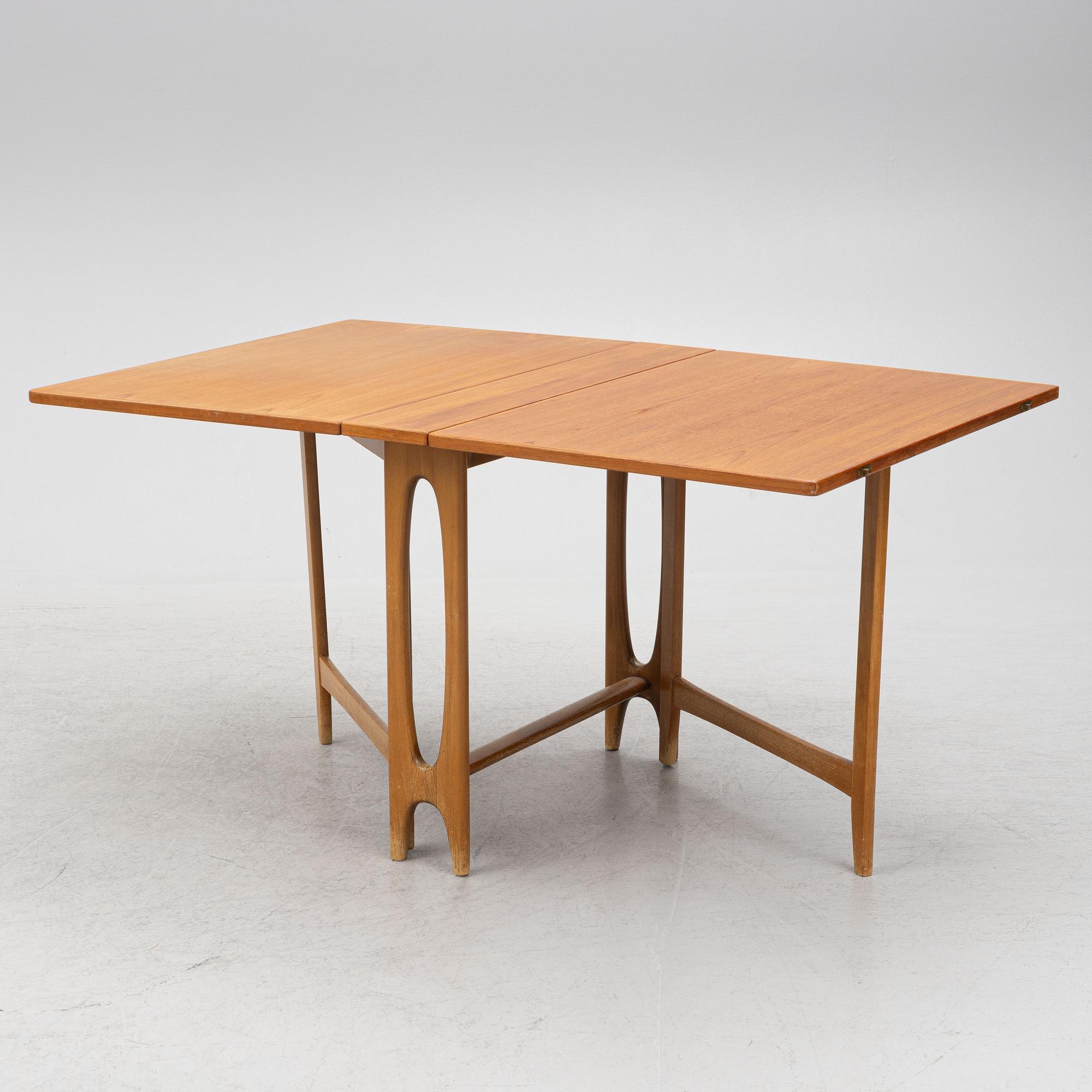Bendt Winge, a drop-leaf dining table, Kleppes Møbelfabrik, Norway, 1960's.