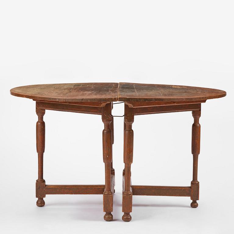 A Swedish D-end baroque dining table, early 18th century.