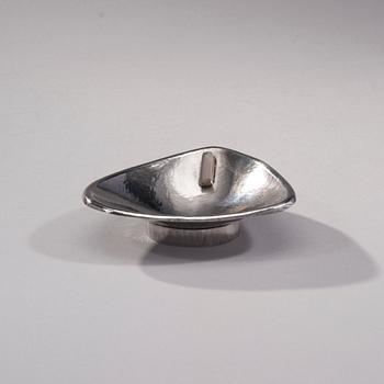 SKÅL, silver och kvarts, "Hopeataidetakomo Reijo Sirkeoja t:re", Finland, 1965. Vikt 102 g.