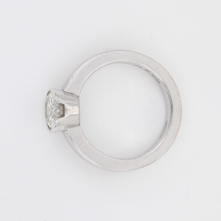 RING, Gaudy, Stockholm 1999, 18k vitguld med gammalslipad diamant, ca 1.20 ct. Kvalité ca G-H/VS-SI.