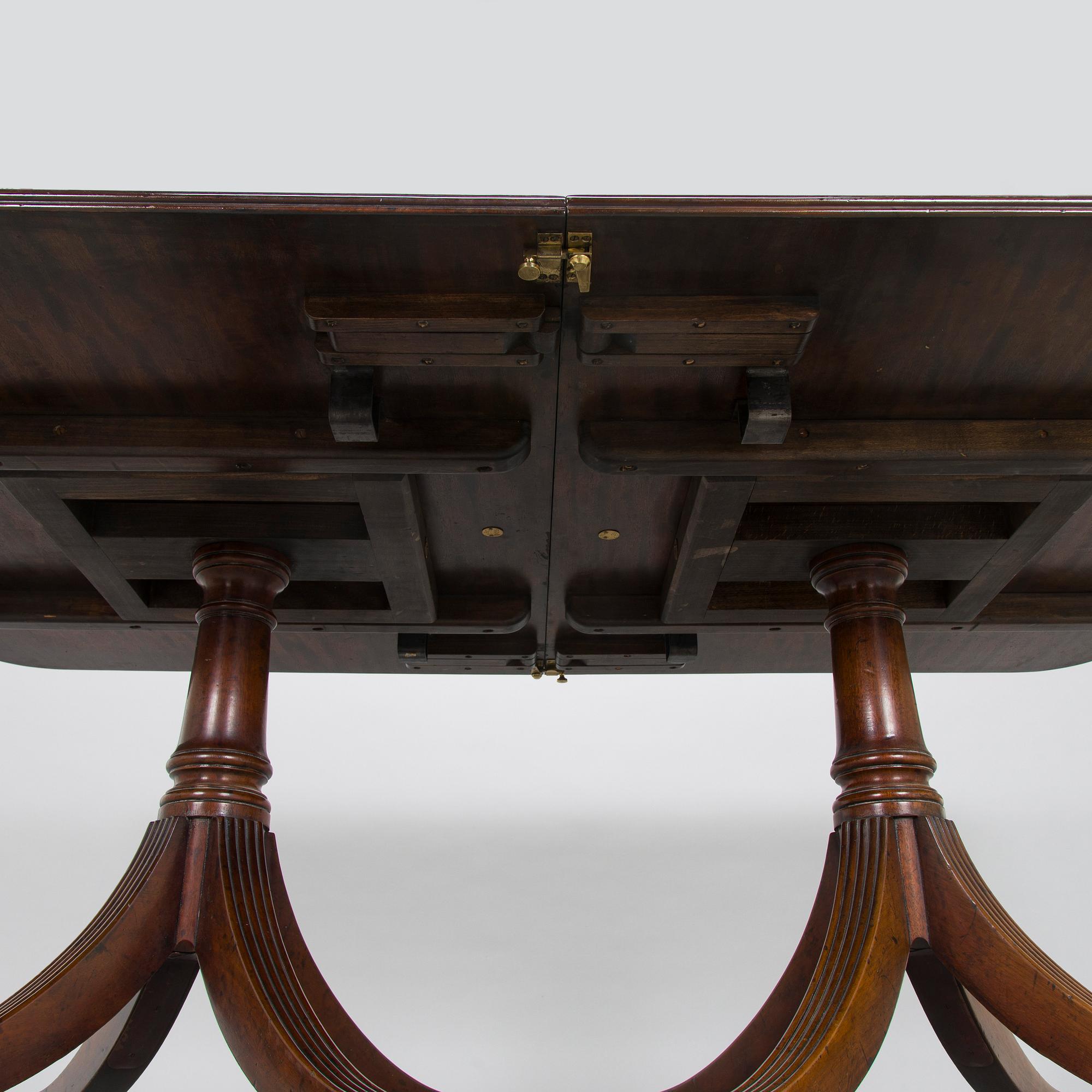 Matbord och stolar, 8 st, mahogny, regency-stil, 1900-talets slut.