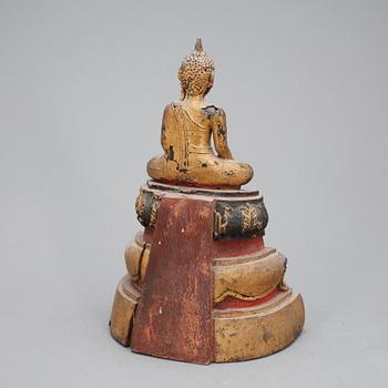 BUDDHA, förgyllt och lackerat trä. Thailand, 1800-tal.