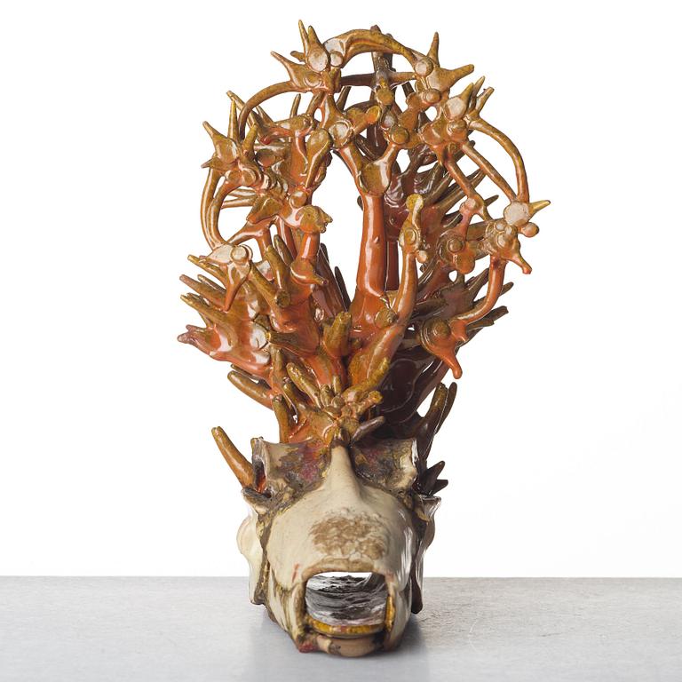 Hertha Hillfon, a ceramic sculpture of a deer's head, 1960.