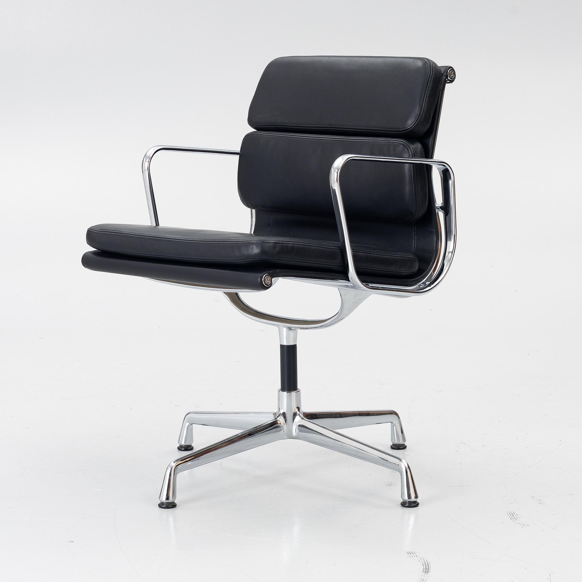 Charles & Ray Eames, Office chair, “EA208 Soft Pad Chair”, Vitra.