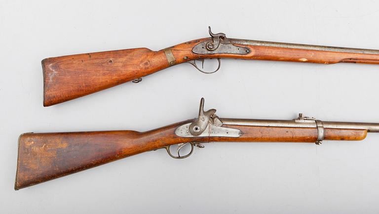 GEVÄR, 2 st, slaglås, 1800-tal.