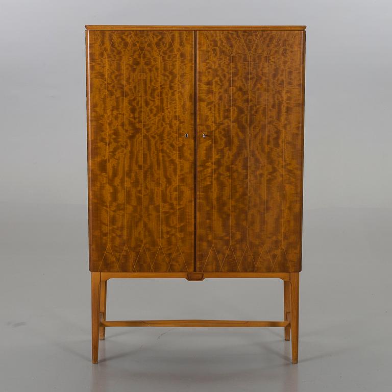 SKÅP/SERVERINGSSKÅP. 1950-tal.
