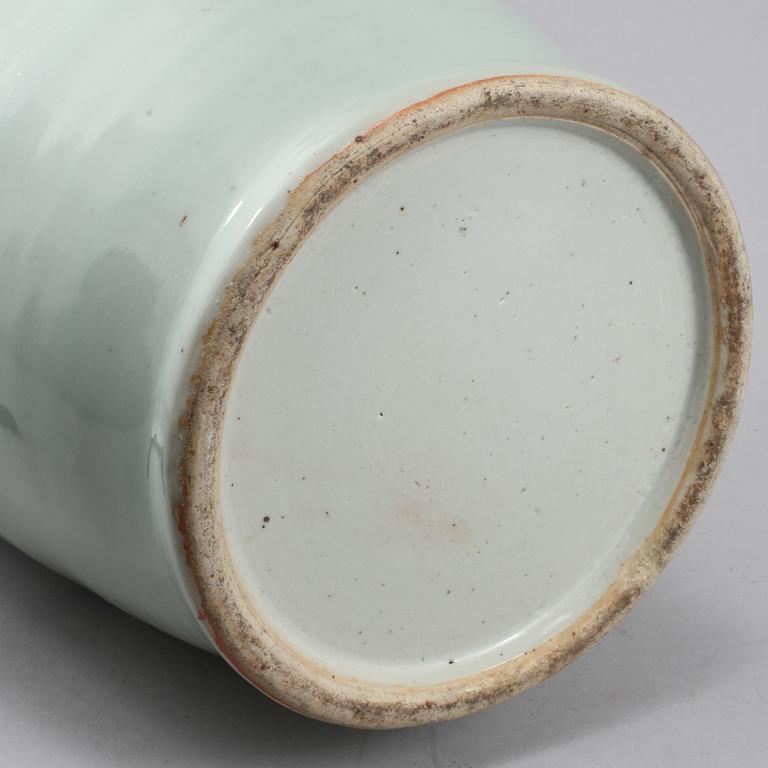 GOLVURNA, porslin, Kina, 1800-tal.