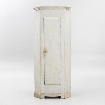 A cabinet, 19th Century.