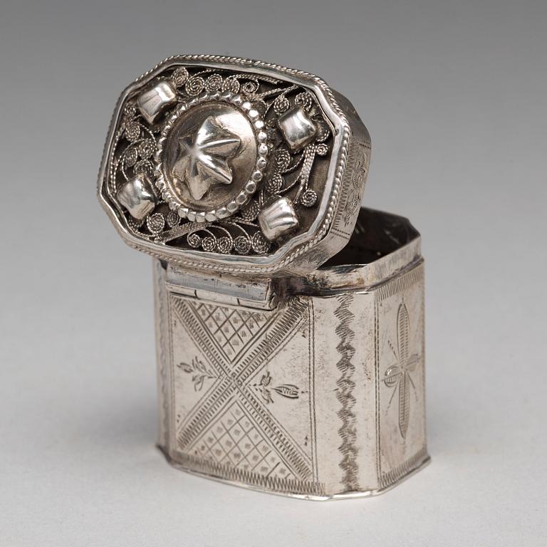 Dosor, 3 st, silver, en Moskva 1861, två stycken Holland, sannolikt 1800.tal.