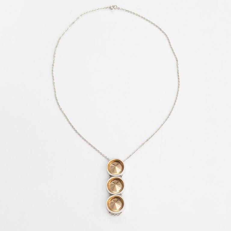 Elis Kauppi, A silver necklace with gilded parts. Kupittaan kulta, Turku 1965.