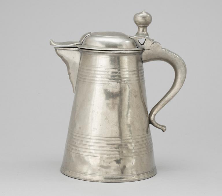 A Swedish pewter pot, Danile Eklund, kalmar 1846-58.