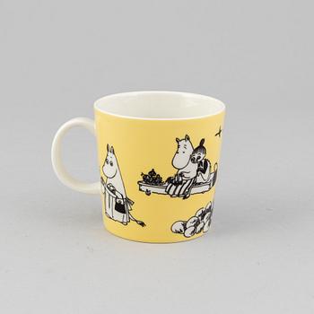 Muminmuggar, 2 st, porslin, Arabia, Finland, 1990-99.