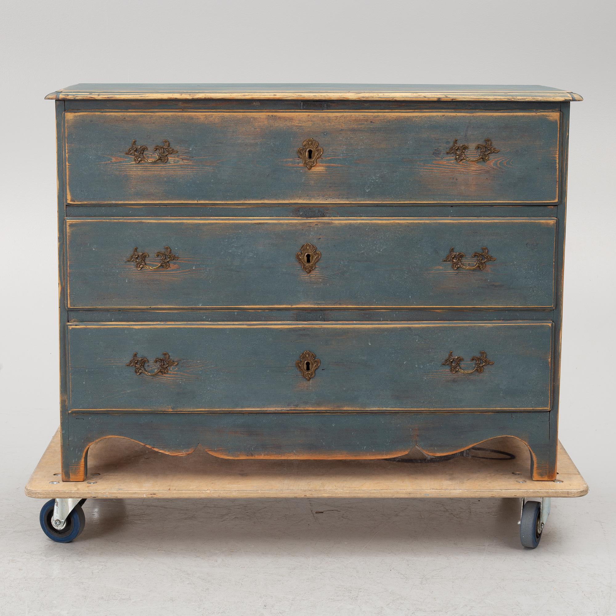 Chest of drawers, 19th century.
