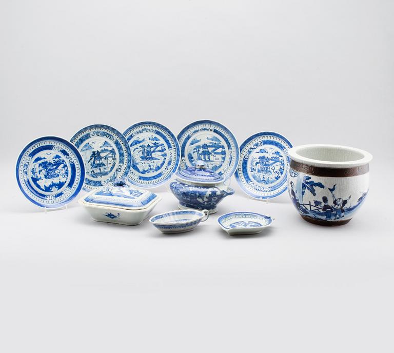 OSTINDISKA FÖREMÅL, 10 delar, porslin, 1800-/1900-tal.