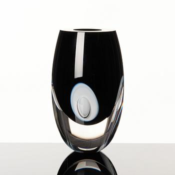 Timo Sarpaneva, a 'Claritas' glass vase, Iittala, Finland 1985.