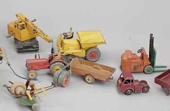 PARTI LEKSAKER, mestadels Dinky Toys. 1950 och 1960-tal.