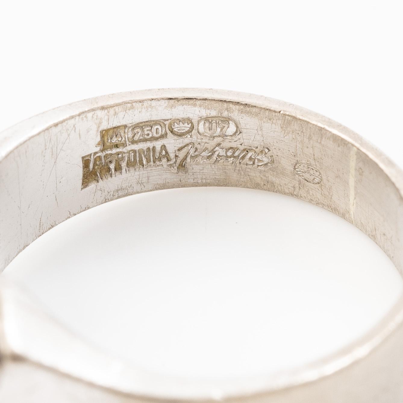 Ring by Juhani Linnovaara, 18K white gold with brilliant-cut diamond. Lapponia 1973.