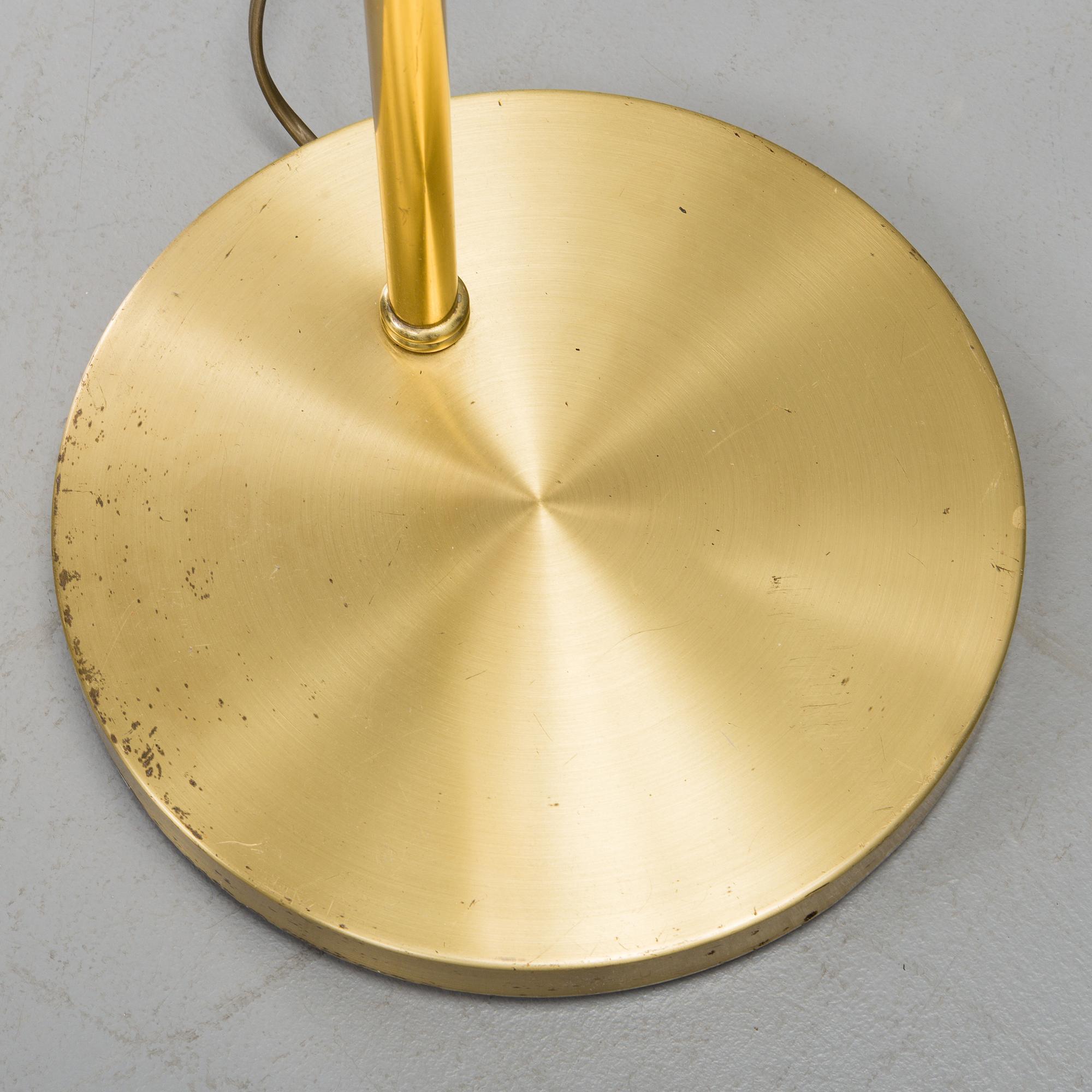 GOLVLAMPOR, ett par, 1900-talets andra hälft.