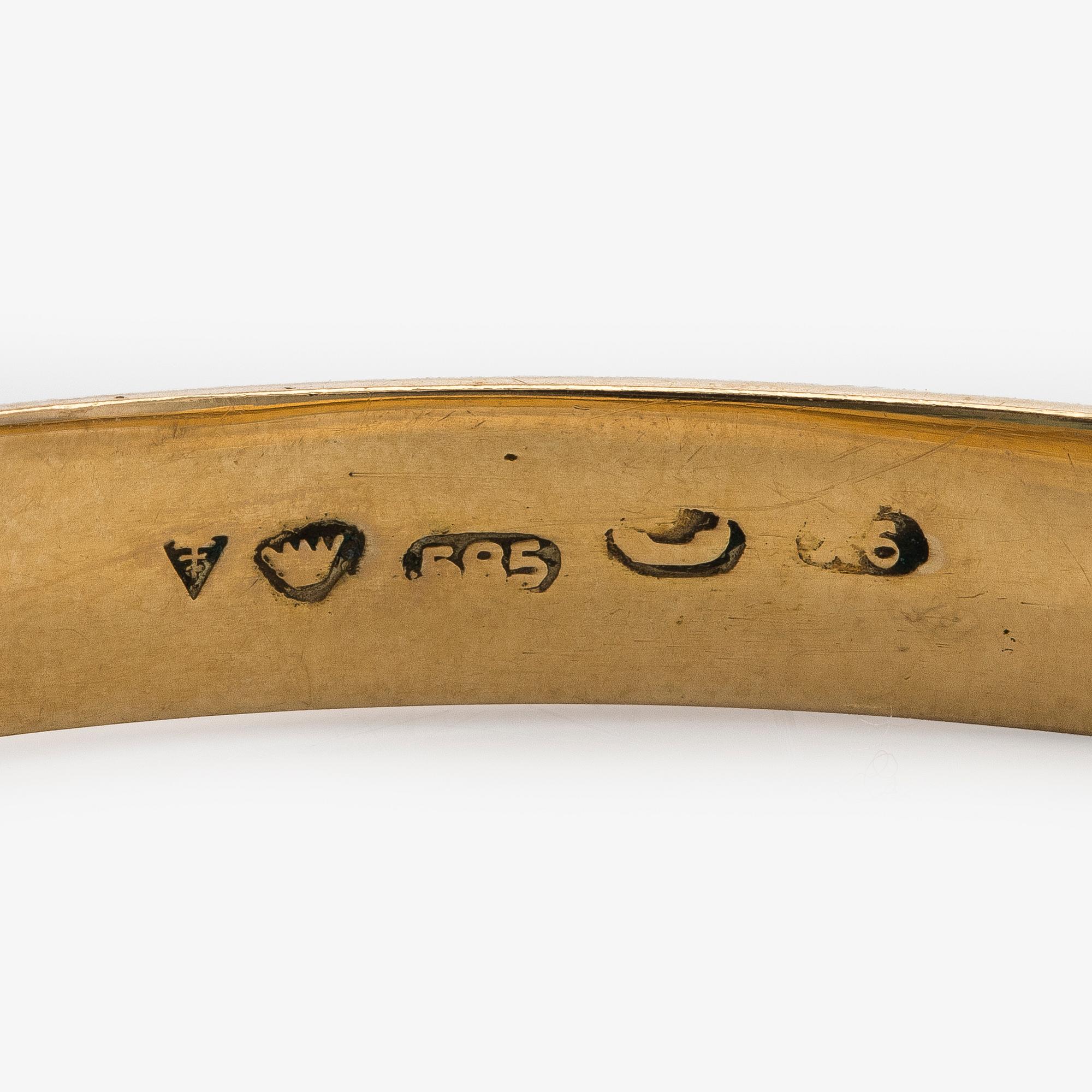 Bangle, 14K gold, Tillander, Helsinki 1951.