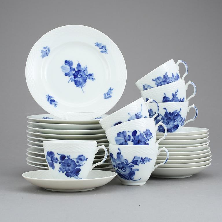 KAFFESERVIS, 19 delar, "Blå blomst", Royal Copenhagen, 1900-tal.
