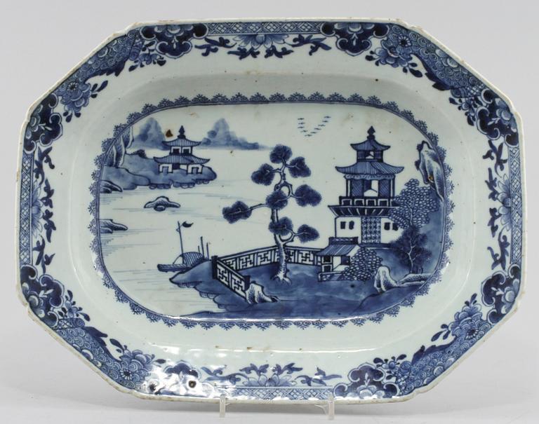 SKÅLFAT, porslin, Kina, 1700-tal.
