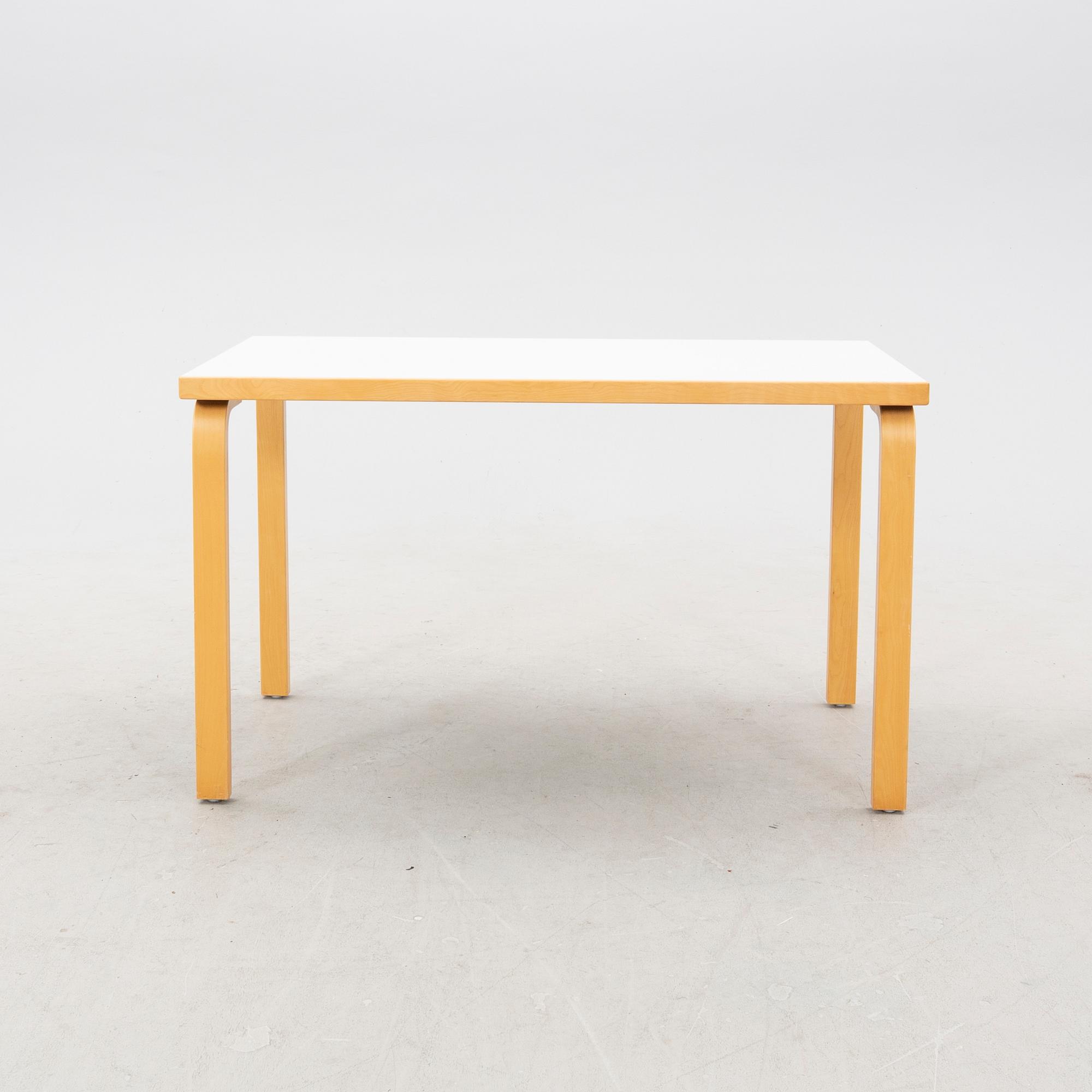 Alvar Aalto, bord, modell 80a, Artek, 2000-tal.