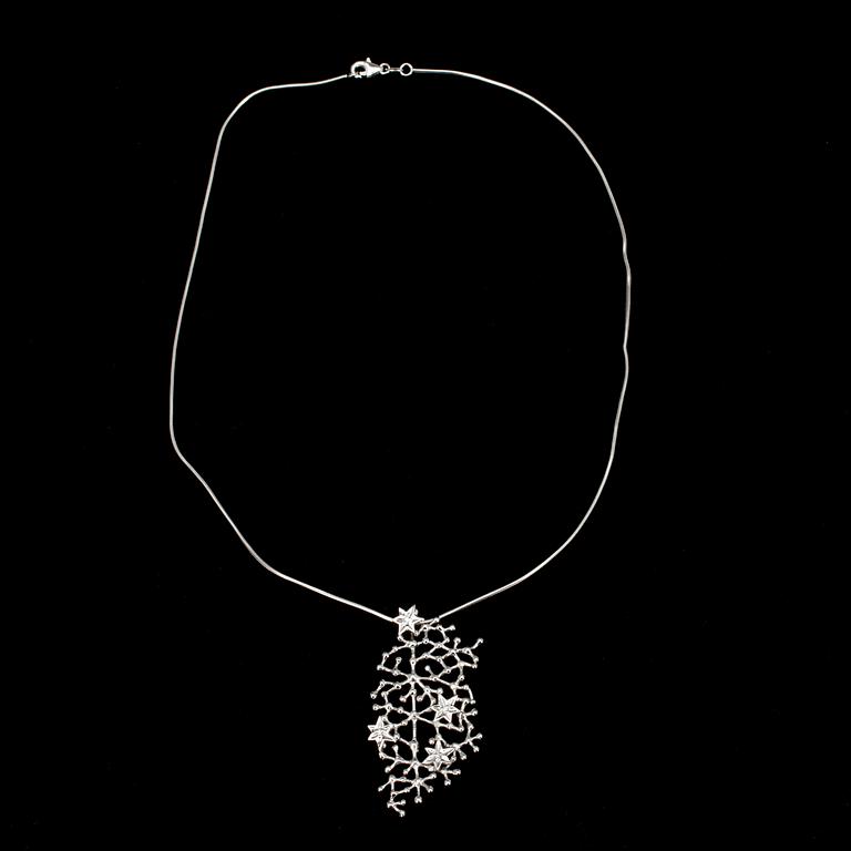 HALSSMYCKE, Tapio Wirkkala, Kultakeskus, Tavastehus. 1900-talets slut/2000-talets början. Vikt 11,3 g.