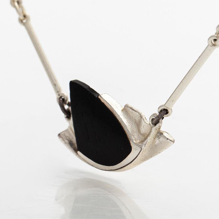 Zoltan Popovits, halsband, sterlingsilver och ebenholts, Lapponia 1987.