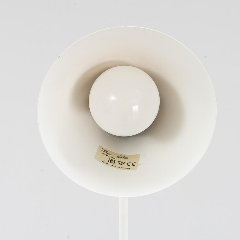 Arne Jacobsen, golvlampa, "AJ", Louis Poulsen, Danmark.