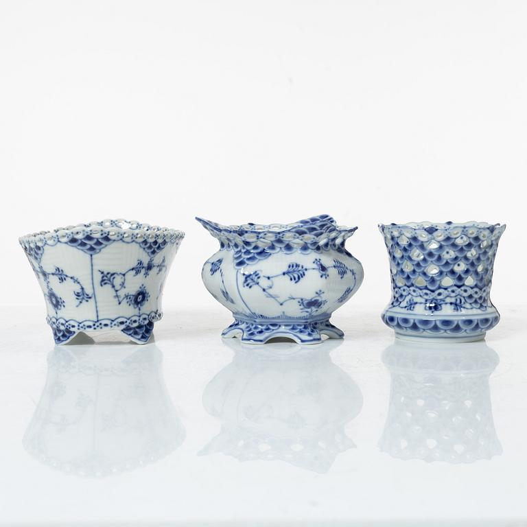 Royal Copenhagen, "Musselmalet", coffee service, 38 pieces, porcelain, full and half lace.