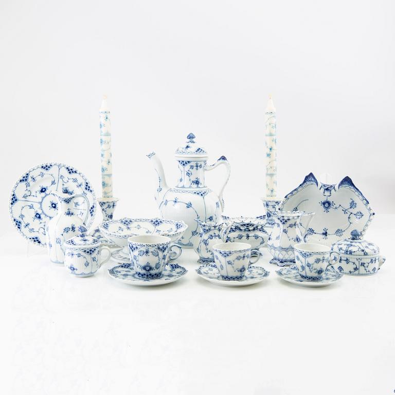 Service approximately 51 pieces "Musselmalet" Royal Copenhagen Denmark porcelain, late 20th century.