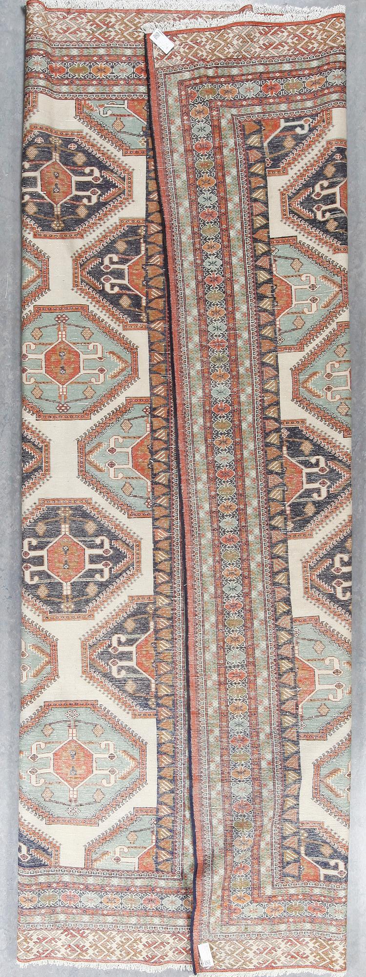 MATTA, old, Ardebil, ca 380x300 cm.